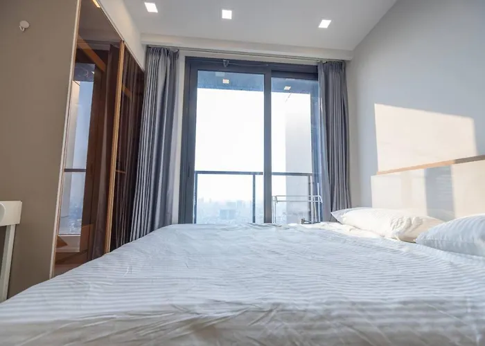 Near Fortune Town With Pool, Gym 5m To Mrt *