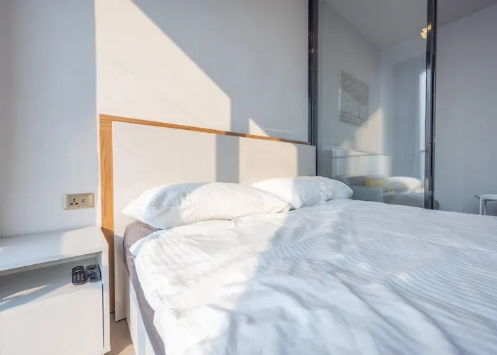 Near Fortune Town With Pool, Gym 5m To Mrt